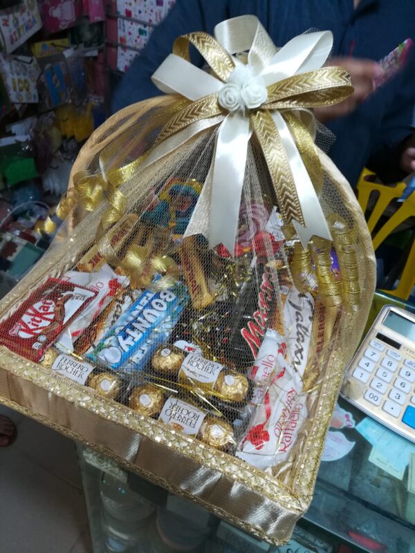 72 Mix Chocolates Basket large - Image 1