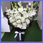 White Daisy With White Glads