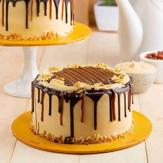 1722865112-snicker-cake.webp Snickers Cake ( United King ) - Image 1