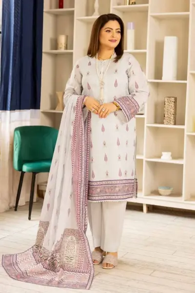 Send 3PC Printed Lawn Unstitched My Mom