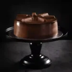 2.5 lbs KitKat Cake Delizia for birthday cake delivery in Karachi
