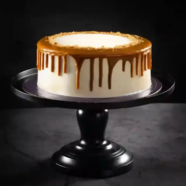 LOTUS CAKE 2.5 lbs Lotus Cake Delizia available for same day delivery in Karachi